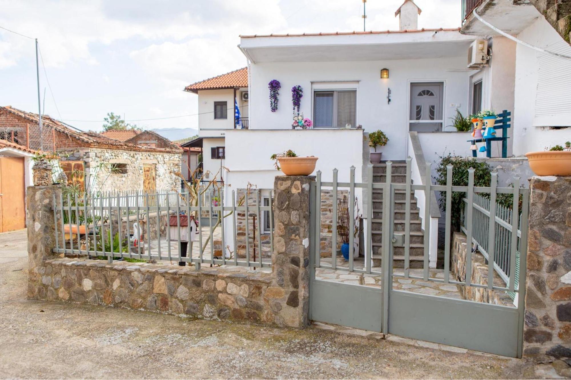 Penzion Titika House Vrasná Exteriér fotografie